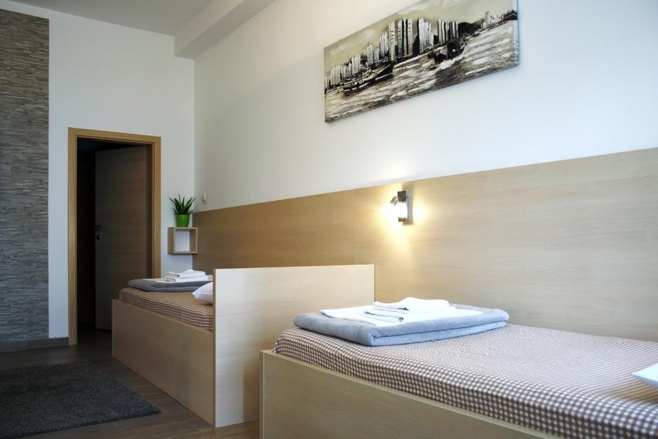 Rooms Fitea Osijek Exterior photo